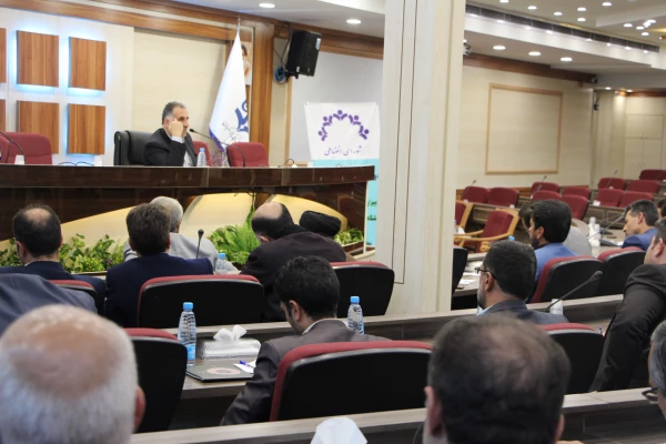 مدیرکل امور دانشجویان داخل وزارت علوم، تحقیقات و فناوری در نشست تخصصی دبیران شورای انضباطی بدوی پردیس های دانشگاه فرهنگیان:

روش برخورد و رفتار با دانشجوی متخلف، بسیار مهم تر از خود تخلف است.
 2