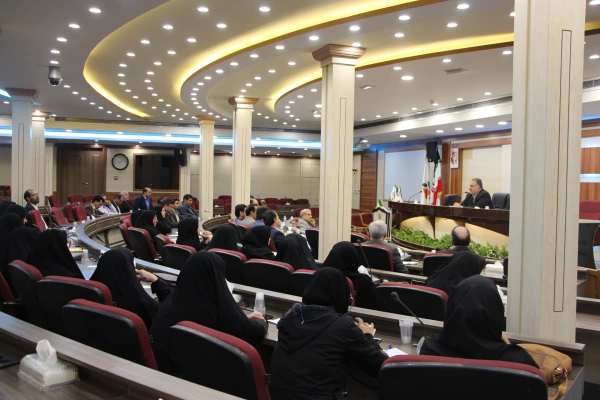 مدیرکل امور دانشجویان داخل وزارت علوم، تحقیقات و فناوری در نشست تخصصی دبیران شورای انضباطی بدوی پردیس های دانشگاه فرهنگیان:

روش برخورد و رفتار با دانشجوی متخلف، بسیار مهم تر از خود تخلف است.
 2