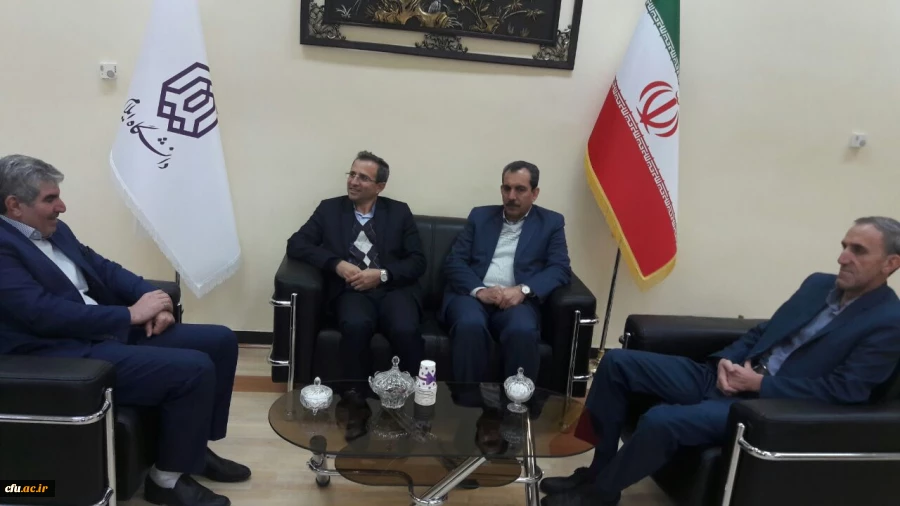 بازدید معاون پژوهش و فناوری دانشگاه فرهنگیان کشور از نمایشگاه دستاوردهای پژوهشی دانشگاه ها و مراکز آموزش عالی استان ایلام