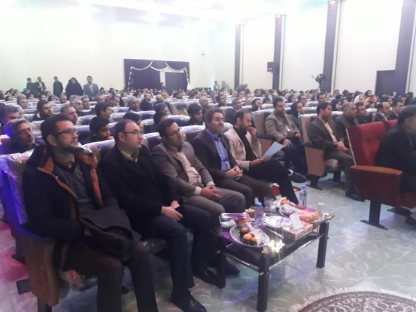 سرپرست معاونت سیاسی امنیتی و اجتماعی استاندار آذربایجان غربی در آیین تجلیل از پژوهشگران برتر:

پژوهش سنگ بنای توسعه است
 3