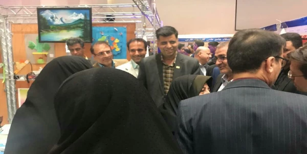 بازدید سرپرست محترم استانداری فارس جناب آقای مهندس رحمانی و همچنین جناب اقای دکتر اناری نژاد مدیریت محترم دانشگاه فرهنگیان فارس وهیات همراه از غرفه دانشگاه فرهنگیان فارس در نمایشگاه دست آورد های پژوهشی استان فارس 2