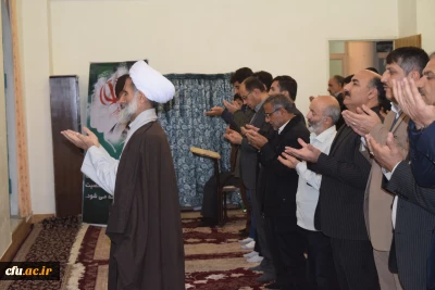 اقامه نمازجماعت ظهر و عصر دانشجویان دانشگاه فرهنگیان استان چهارمحال و بختیاری به امامت نماینده محترم ولی فقیه در استان