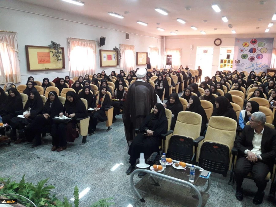 به همت حوزه نظارت و ارزیابی دانشگاه فرهنگیان استان مرکزی برگزار شد

کارگاه خلاقیت باحضور کارشناس دینی آموزش کودکان حاج آقا مهدیزاده 2