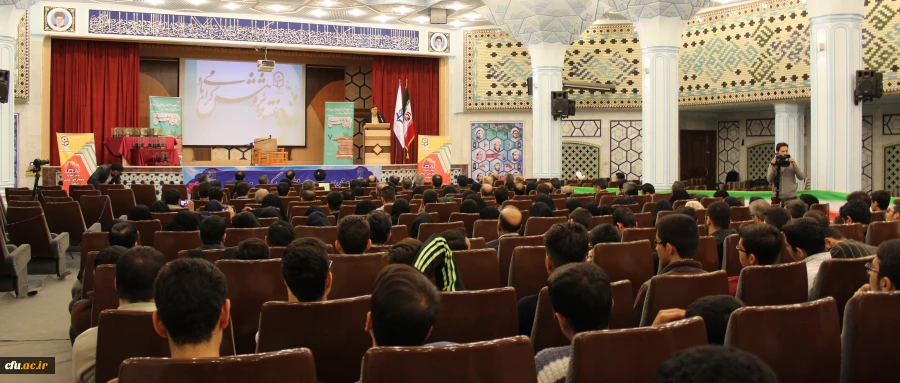 دکتر خنیفر در مراسم روز پژوهش و سومین جشنواره پویش عنوان کرد:

تربیت معلم ایران شایسته این است که جزو 3 نظام برتر تعلیم و تربیت جهان قرار گیرد 4