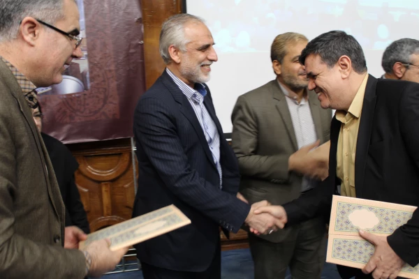 انتخاب دکتر خنیفر به عنوان پژوهشگر برتر حوزه علوم انسانی 5