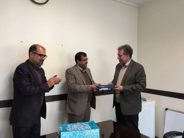 در جلسه اداره کل مشاوره، بهداشت و سلامت انجام شد:

معارفه ی معاون مدیرکل و بررسی فعالیت ها و اقدامات پیش رو 2