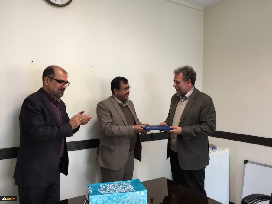 در جلسه اداره کل مشاوره، بهداشت و سلامت انجام شد:

معارفه ی معاون مدیرکل و بررسی فعالیت ها و اقدامات پیش رو 2