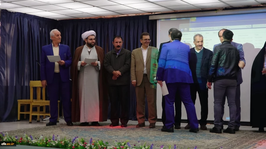 دکتر معروفی در مراسم هفته پژوهش عنوان کرد؛

انجام پژوهش در خدمت آموزش اولویت پژوهش در دانشگاه فرهنگیان است 3