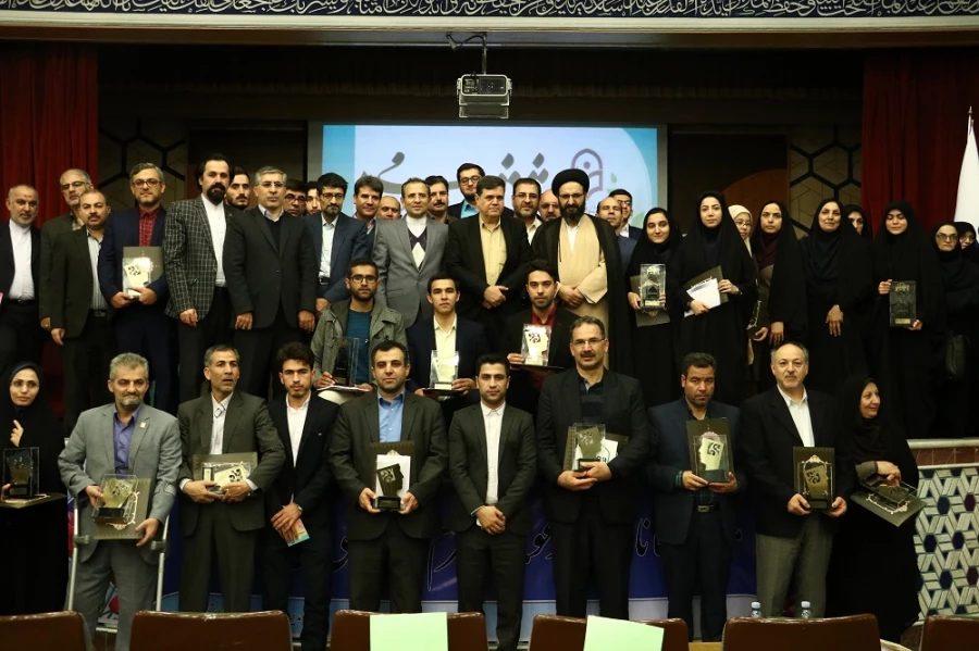 معاون پژوهشی و فناوری در اختتامیه روز پژوهش عنوان کرد:

پرهیز ازپژوهش هایی با شاخص های بی ریشه و رقابت های بی ثمر در این حوزه 4