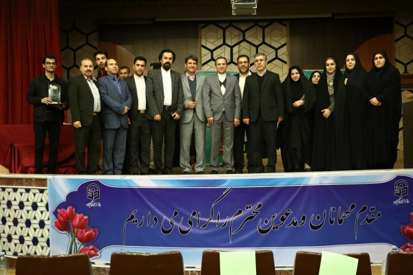 معاون پژوهشی و فناوری در اختتامیه روز پژوهش عنوان کرد:

پرهیز ازپژوهش هایی با شاخص های بی ریشه و رقابت های بی ثمر در این حوزه 6