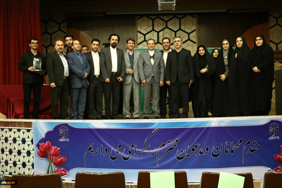 معاون پژوهشی و فناوری در اختتامیه روز پژوهش عنوان کرد:

پرهیز ازپژوهش هایی با شاخص های بی ریشه و رقابت های بی ثمر در این حوزه 6