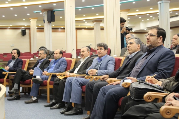 معاون پژوهشی و فناوری در اختتامیه روز پژوهش عنوان کرد:

پرهیز ازپژوهش هایی با شاخص های بی ریشه و رقابت های بی ثمر در این حوزه 7