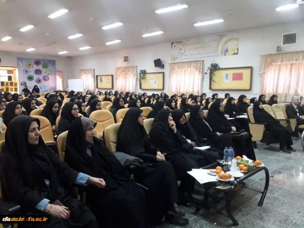 به همت حوزه نظارت و ارزیابی دانشگاه فرهنگیان استان مرکزی برگزار شد

کارگاه خلاقیت باحضور کارشناس دینی آموزش کودکان حاج آقا مهدیزاده 2