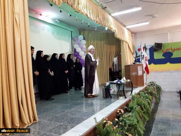 به همت حوزه نظارت و ارزیابی دانشگاه فرهنگیان استان مرکزی برگزار شد

کارگاه خلاقیت باحضور کارشناس دینی آموزش کودکان حاج آقا مهدیزاده 2