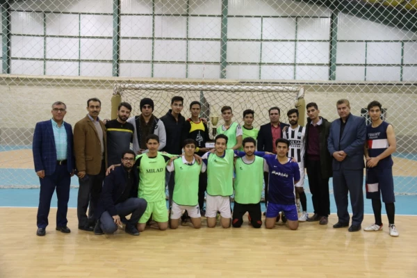 برگزاری مسابقات فوتسال در پردیس شهیدان پاک نژاد یزد
 3