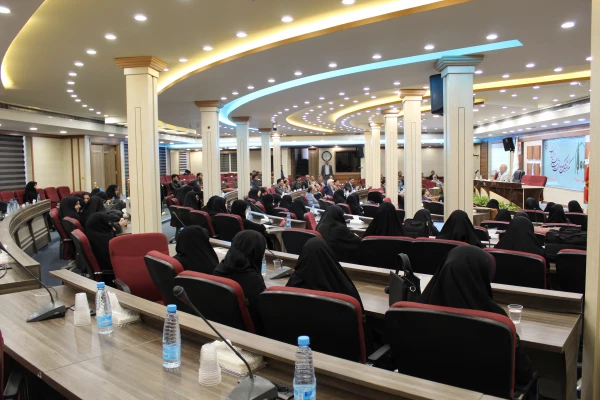 همایش نکوداشت یکصدمین سال تاسیس تربیت معلم در ایران با حضور مسئولان، پیشکسوتان، مدیران سابق ، اساتید و دانشجو معلمان به همت مسئولین دانشگاه فرهنگیان استان قم برگزار گردید