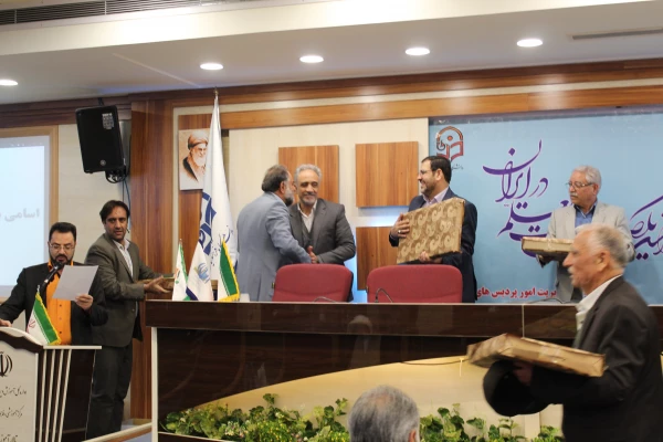 همایش نکوداشت یکصدمین سال تاسیس تربیت معلم در ایران با حضور مسئولان، پیشکسوتان، مدیران سابق ، اساتید و دانشجو معلمان به همت مسئولین دانشگاه فرهنگیان استان قم برگزار گردید