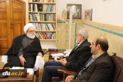 دیدار مسئولین دانشگاه فرهنگیان استان با حجت الاسلام و المسلمین معزالدینی امام جمعه موقت یزد
 3