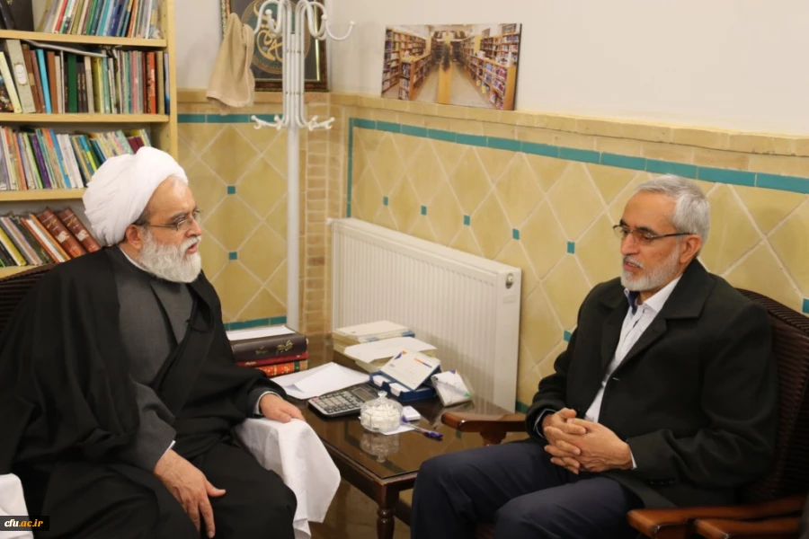 دیدار مسئولین دانشگاه فرهنگیان استان با حجت الاسلام و المسلمین معزالدینی امام جمعه موقت یزد
 4