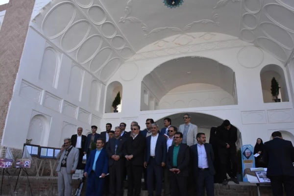 نکوداشت یکصدمین سال تربیت معلم در خراسان جنوبی برگزار شد
دکتر کچوئیان:با کارهای فاخر و پژوهشی در مسیر بالندگی کشور گام برداریم
 7