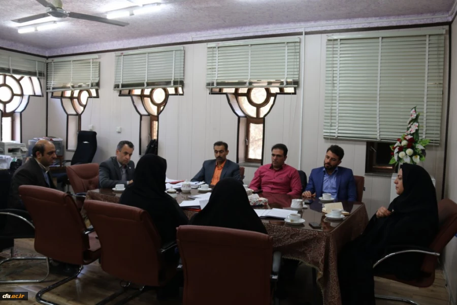 جلسه سرپرست دانشگاه فرهنگیان استان یزد با معاونان و کارشناسان حوزه دانشجویی پردیس های استان
 2