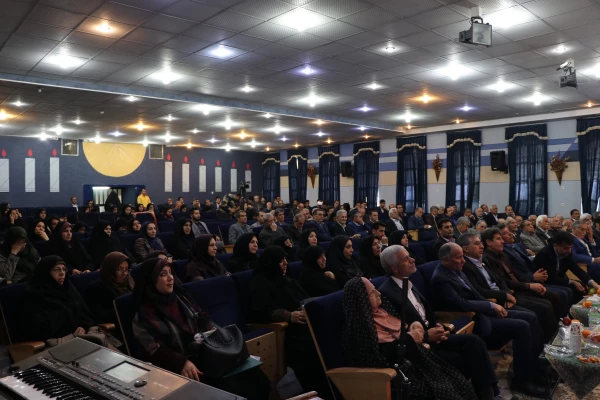 معاون پژوهش و فناوری دانشگاه فرهنگیان در آیین نکوداشت یکصدمین سال تربیت معلم در اصفهان :

دانشگاه فرهنگیان پرچمدار طراحی پارادایم جدید آموزشی کشور