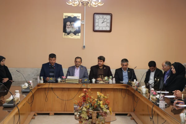 معاون پژوهش و فناوری در نشست با اعضاء هیئت علمی دانشگاه فرهنگیان اصفهان:

شرط ارتقاء اعضاء هیئت علمی باید نظریه پردازی بومی باشد.