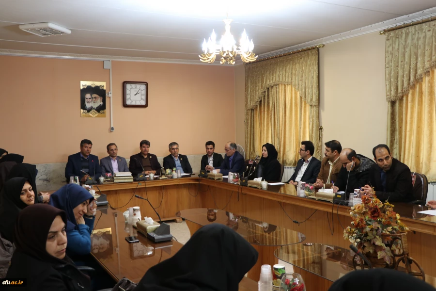 معاون پژوهش و فناوری در نشست با اعضاء هیئت علمی دانشگاه فرهنگیان اصفهان:

شرط ارتقاء اعضاء هیئت علمی باید نظریه پردازی بومی باشد.