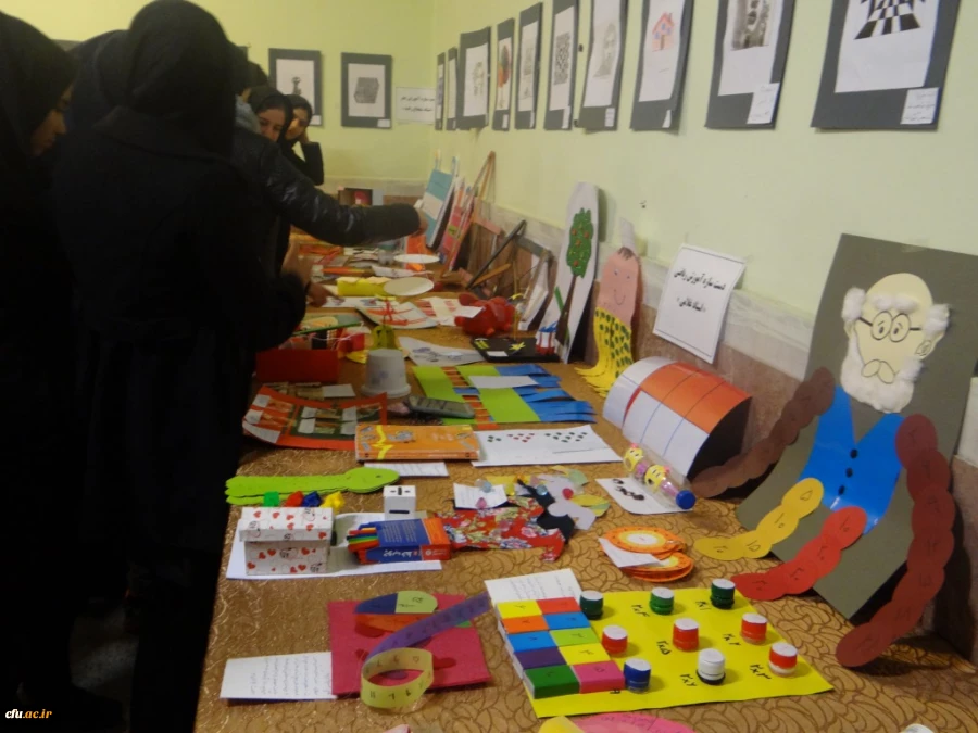 برگزاری نمایشگاه دست سازه های کمک آموزشی به مناسبت هفته پژوهش در پردیس علامه طباطبایی ارومیه 3