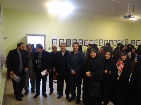 برگزاری نمایشگاه دست سازه های کمک آموزشی به مناسبت هفته پژوهش در پردیس علامه طباطبایی ارومیه 5