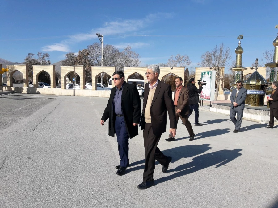 شهدا اقیانوس هایی هستند که عمود بر زمین ایستاده اند

تجدید بیعت مسئولین دانشگاه فرهنگیان با شهدا به مناسبت 9دی در استان مرکزی 2