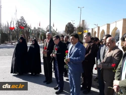 شهدا اقیانوس هایی هستند که عمود بر زمین ایستاده اند

تجدید بیعت مسئولین دانشگاه فرهنگیان با شهدا به مناسبت 9دی در استان مرکزی 2