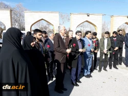 شهدا اقیانوس هایی هستند که عمود بر زمین ایستاده اند

تجدید بیعت مسئولین دانشگاه فرهنگیان با شهدا به مناسبت 9دی در استان مرکزی 2