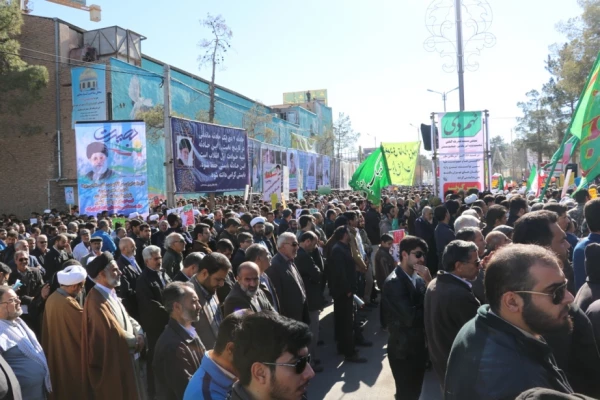 حضور مسئولان، اساتید، کارکنان و دانشجومعلمان دانشگاه فرهنگیان کرمان در مراسم گرامیداشت 9 دی