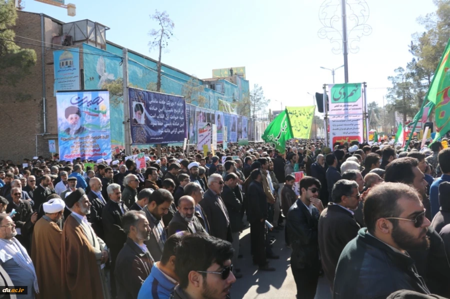 حضور مسئولان، اساتید، کارکنان و دانشجومعلمان دانشگاه فرهنگیان کرمان در مراسم گرامیداشت 9 دی