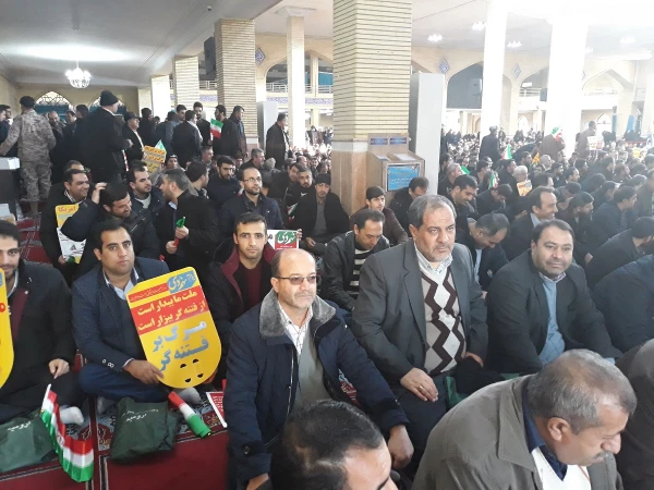 حضور گسترده مسئولین، اساتید، کارکنان و دانشجویان پردیس های دانشگاه فرهنگیان استان آذربایجان غربی  در مراسم گرامیداشت نهم دی ماه 5