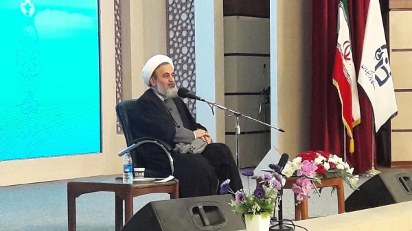 استاد پناهیان در دانشگاه فرهنگیان خراسان رضوی در مشهد:
هسته مرکزی انقلاب ایران، «عقلانیت» است؛ در حوزه معرفی انقلاب کم کاری کرده ایم