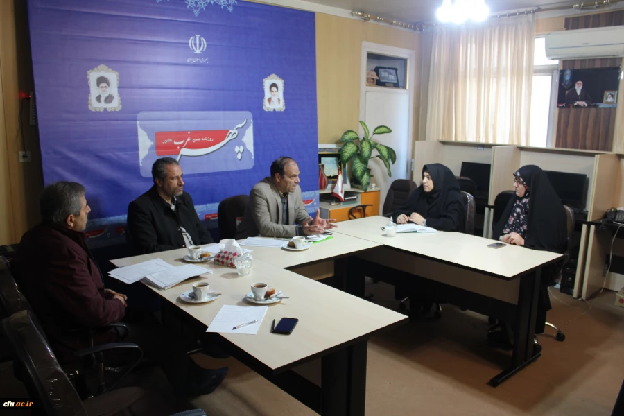 با حضور دکتر علیرضا علی صوفی در دفتر روزنامه سپهر غرب همدان  برگزار شد:

نشست گرامیداشت یکصد سالگی تربیت معلم در کشور، بویژه هشتاد سالگی مراکز تربیت معلم استان همدان  به روایت اسناد