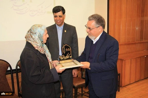 سرپرست معاونت نظارت، ارزیابی و تضمین کیفیت دانشگاه فرهنگیان:

اساتید و بزرگان عرصه تعلیم و تربیت کشور سهمی شگرف در استقرار و توسعه فرهنگ اسلامی از خود بر جای گذاشتند 2