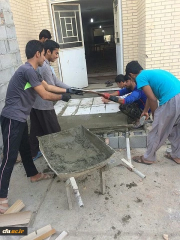 مشارکت دانشجویان  مرکز آموزشی دانشگاه فرهنگیان ایرانشهر در ساخت فضای سبز و رفاهی خوابگاه