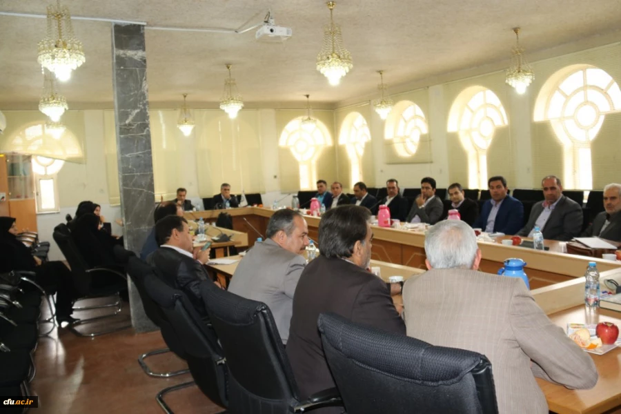 نشست مدیر کل اداره نشر و اطلاع رسانی پژوهش دانشگاه فرهنگیان با اعضای هیئت علمی پردیس های استان یزد
 3