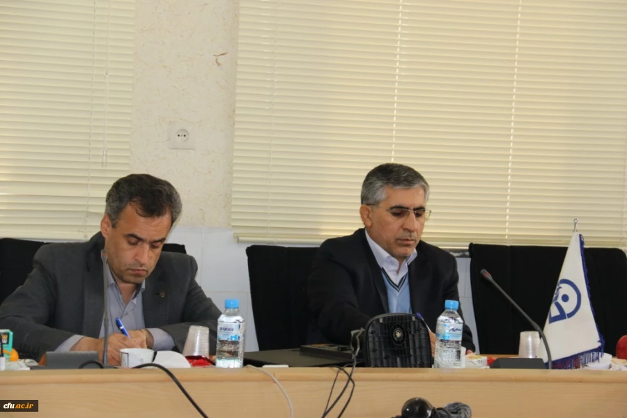 نشست مدیر کل اداره نشر و اطلاع رسانی پژوهش دانشگاه فرهنگیان با اعضای هیئت علمی پردیس های استان یزد
 6