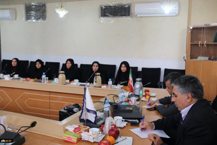 نشست مدیر کل اداره نشر و اطلاع رسانی پژوهش دانشگاه فرهنگیان با اعضای هیئت علمی پردیس های استان یزد
 7