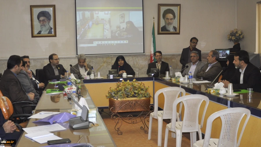 دکتر علی نژاد در دوره دانش افزایی و توان افزایی رابطان و کاربران سامانه جدید اتوماسیون تغذیه:

هم جذابیت و هم کیفیت غذای دانشجویی دارای اهمیت است 2