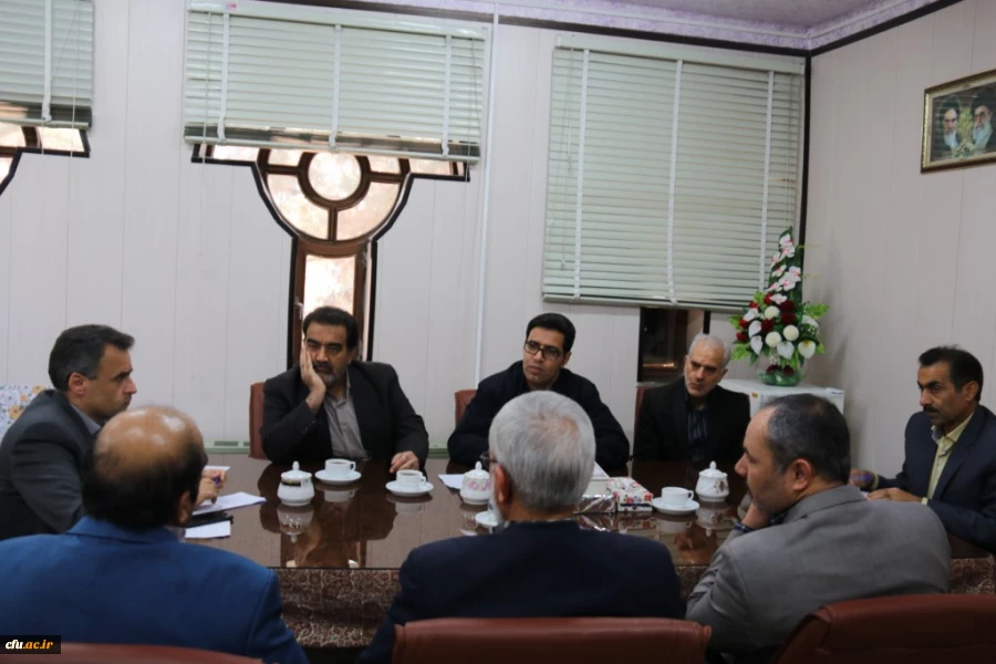 دومین جلسه شورای نظارت و ارزیابی مدیریت استانی یزد در سال تحصیلی جاری، تشکیل شد.
 7