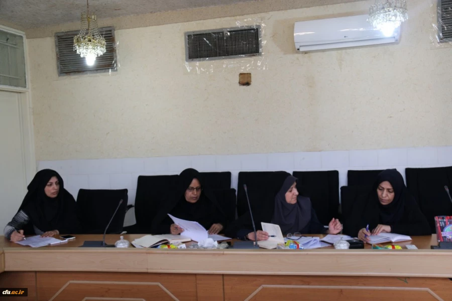 دومین جلسه هم اندیشی اساتید راهنمای کارآموزی و آموزش پژوهی مهارت آموزان در دانشگاه فرهنگیان یزد
 7