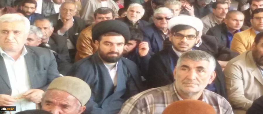 در سخنرانی پیش از خطبه های نماز جمعه این هفته یاسوج:

بیان جایگاه و اهمیت دانشگاه فرهنگیان توسط حجت الاسلام والمسلمین موسوی نسب 2