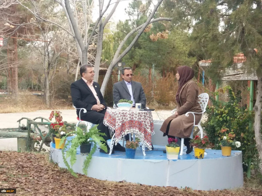 باحضور دکتر طاهر نیا در برنامه زنده صبحگاهی شبکه سمنان گزارشی از یکصدمین سالگرد تاسیس مراکز تربیت معلم بیان شد 3