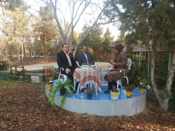 باحضور دکتر طاهر نیا در برنامه زنده صبحگاهی شبکه سمنان گزارشی از یکصدمین سالگرد تاسیس مراکز تربیت معلم بیان شد 4