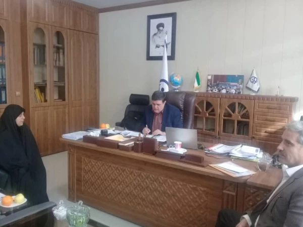 دکتر خنیفر در نشست صمیمانه با معاون دانشجویی دانشگاه فرهنگیان:

برگزاری دوره های تخصصی مهارت آموزی فرصتی برای نزدیک شدن به استانداردها 2